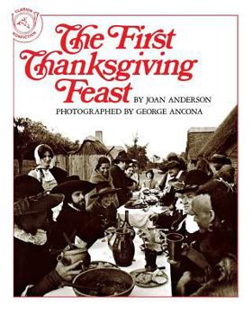 Paperback The First Thanksgiving Feast Book