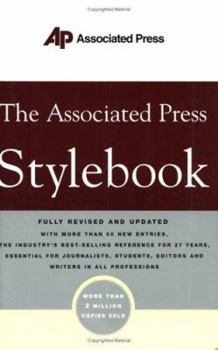 Paperback The Associated Press Stylebook and Briefing on Media Law Book