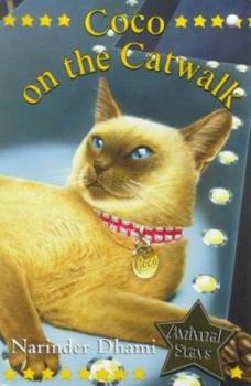 Paperback Coco on the Catwalk (Animal Stars) Book