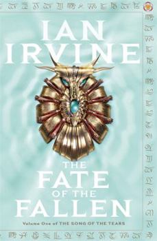 Paperback The Fate of the Fallen: A Tale of the Three Worlds. Ian Irvine Book