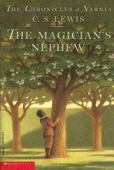 Paperback Magicians Nephew Book