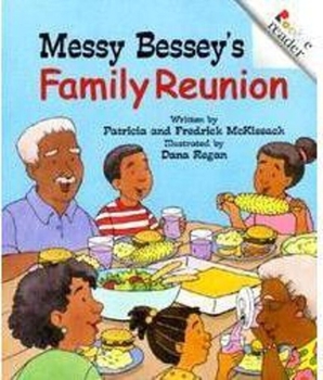 Paperback Messy Bessey's Family Reunion Book