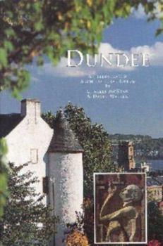 Paperback Dundee: An Illustrated Architectural Guide Book
