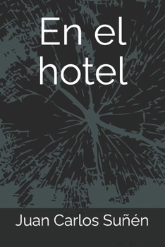 Paperback En el hotel [Spanish] Book
