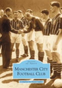 Paperback Manchester City Football Club Book