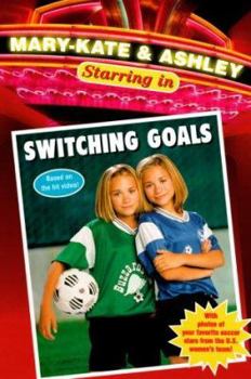 Paperback Mary-Kate & Ashley Switching Goals Book