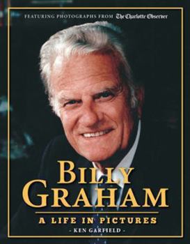 Paperback Billy Graham: A Life in Pictures Book