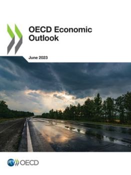 Paperback OECD Economic Outlook, Volume 2023 Issue 1 Book