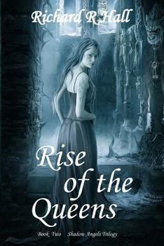 Paperback Rise of the Queens Book