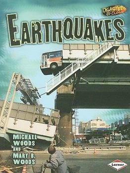 Paperback Earthquakes (Disasters Up Close) Book