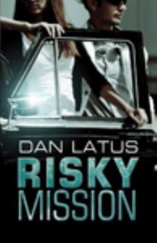 Paperback Risky Mission [Large Print] Book