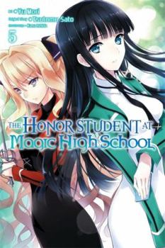 Paperback Honor Student at Magic High School, Vol. 5 Book