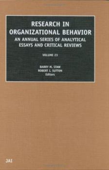 Hardcover Research in Organizational Behavior: Volume 23 Book