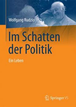 Hardcover Im Schatten Der Politik: Ein Leben [German] Book