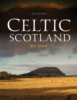 Paperback Celtic Scotland Book