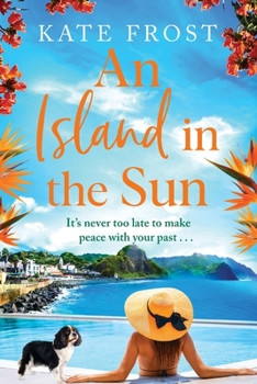 Paperback An Island in the Sun [Large Print] Book