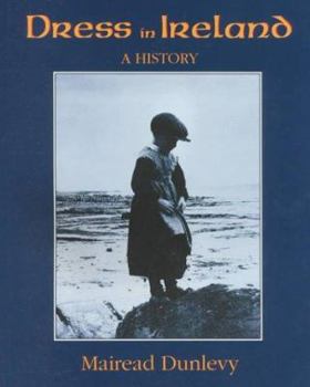 Paperback Dress in Ireland: A History Book