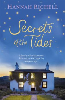 Paperback Secrets of the Tides. Hannah Richell Book