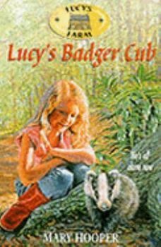 Paperback Lucy's Badger Club (Lucy's Farm) Book