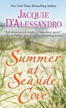 Hardcover Summer at Seaside Cove (Thorndike Press Large Print Basic) [Large Print] Book