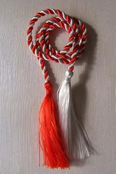 Paperback A Pretty Red and White String Martisor Spring Journal: 150 Page Lined Notebook/Diary Book
