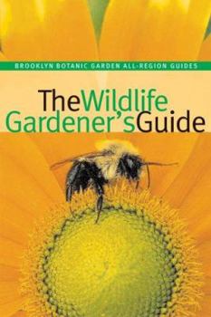 Paperback The Wildlife Gardener's Guide Book