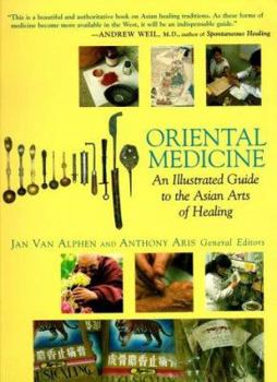 Paperback Oriental Medicine : An Illustrated Guide to the Asian Arts of Healing Book