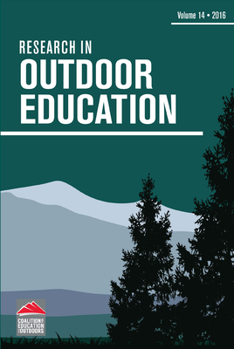 Paperback Research in Outdoor Education: Volume 14 Book