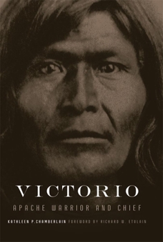 Paperback Victorio, 22: Apache Warrior and Chief Book