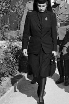 DAMA DE PRETO (Portuguese Edition)