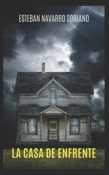 Paperback La Casa de Enfrente [Spanish] Book