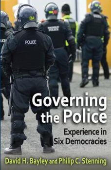 Paperback Governing the Police: Experience in Six Democracies Book