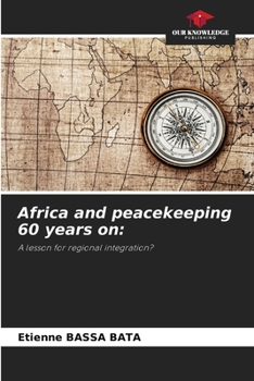 Paperback Africa and peacekeeping 60 years on Book