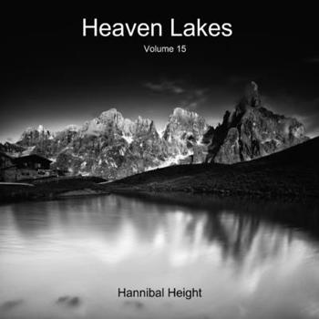 Paperback Heaven Lakes - Volume 15 Book