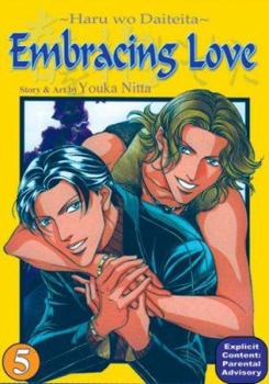 Paperback Embracing Love, Volume 5 Book