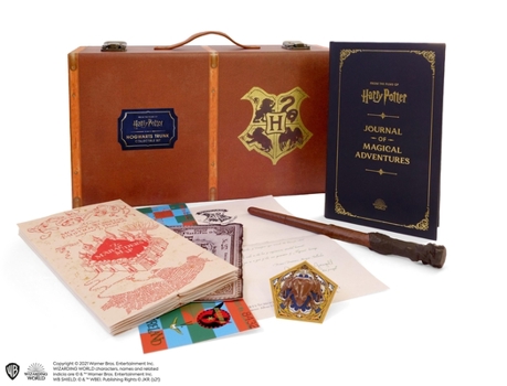 Paperback Harry Potter: Hogwarts Trunk Collectible Set Book