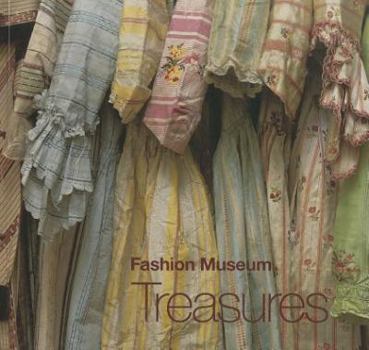 Paperback Fashion Museum: Treasures Book