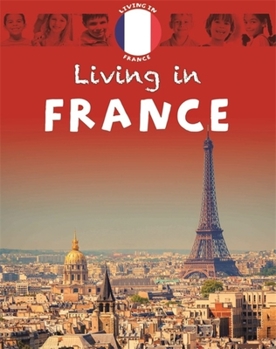 Paperback Living In: Europe: France Book