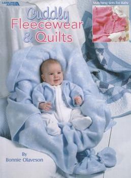 Paperback Cuddly Fleecewear & Quilts Book