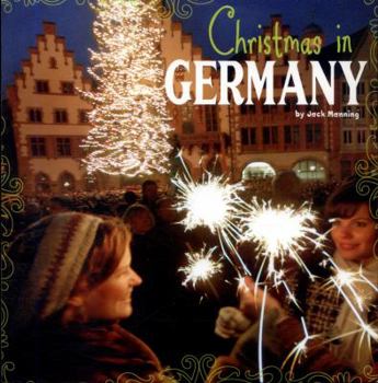 Paperback Christmas in Germany (First Facts: Christmas around the World) Book