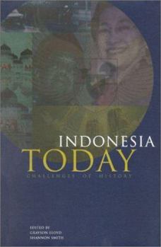 Paperback Indonesia Today: Challenges of History Book