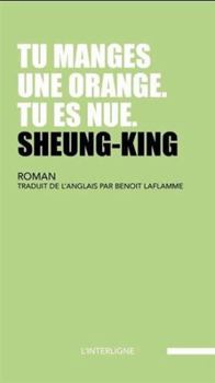 Tu manges une orange. Tu es nue.