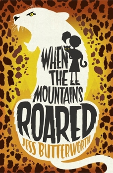Paperback When the Mountains Roared Book