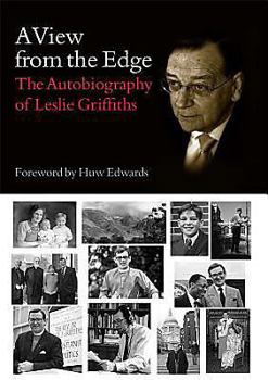 Hardcover A View from the Edge: The Autobiography of Leslie Griffiths [Spanish] Book