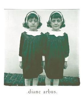 Paperback Diane Arbus: An Aperture Monograph Book