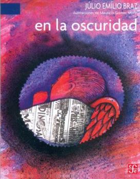 Paperback En La Oscuridad [Spanish] Book
