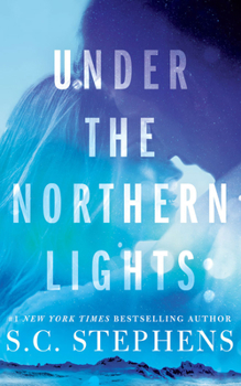 Paperback Under the Northern Lights Book