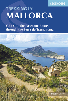 Paperback Trekking in Mallorca Book