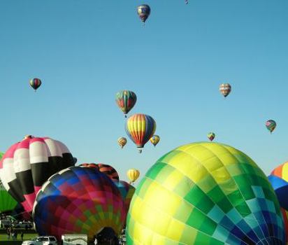 Paperback Hot Air Balloon: Prepositions of Place Book