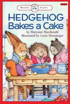 Paperback Hedgehog Bakes a Cake: Level 2 Book